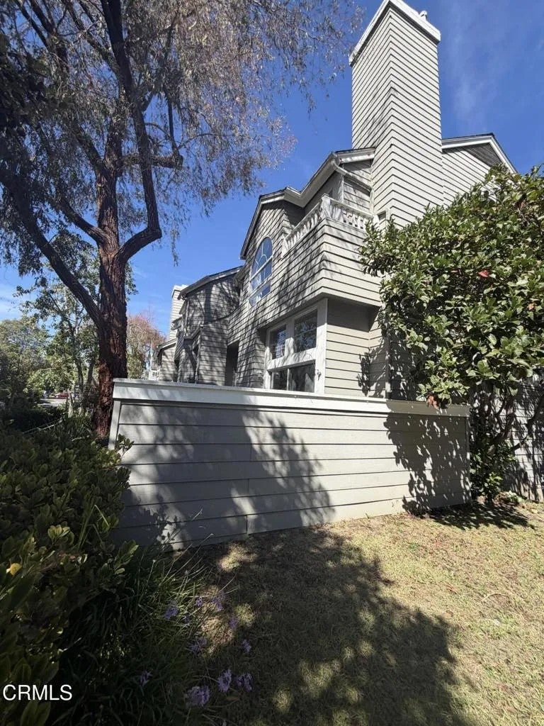 1044 Gilbert Lane