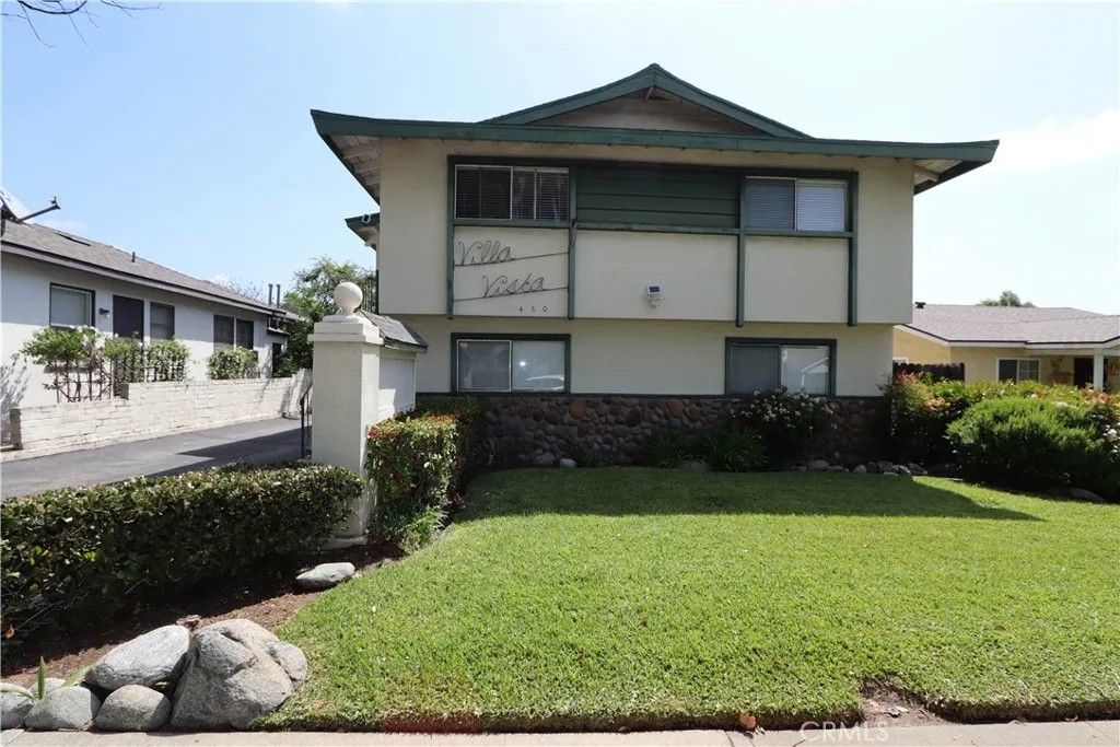 Photo of 460 Vista Avenue #B, Pasadena, CA 91107 (MLS # CV26085204)