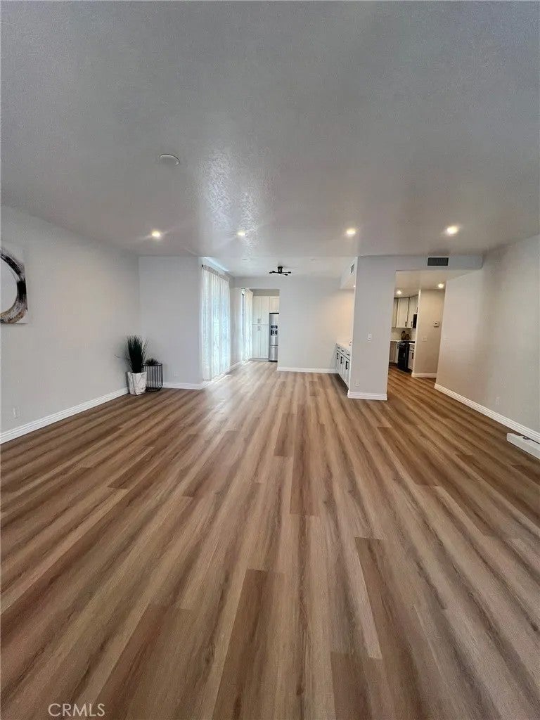 15150 Dickens Ave 203