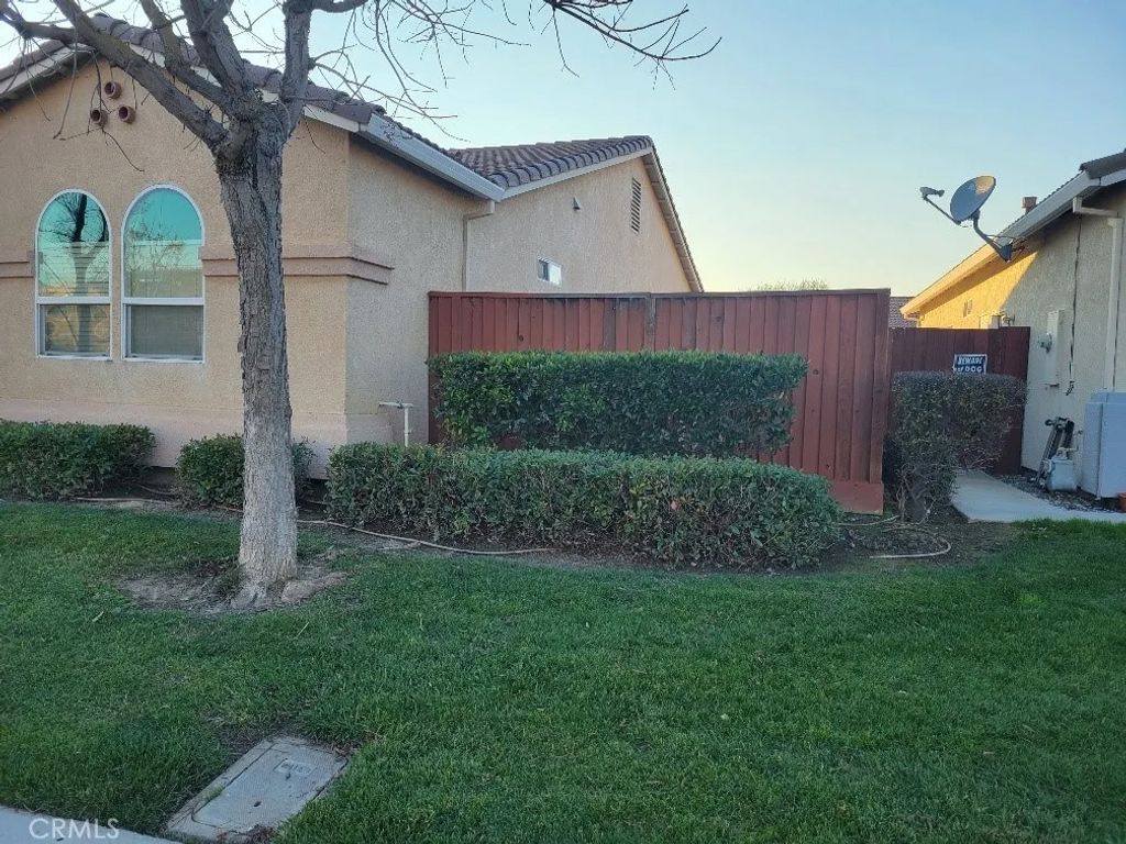 Photo of 2983 La Vina Cir, Los Banos, CA 93635 (MLS # MC26010968)