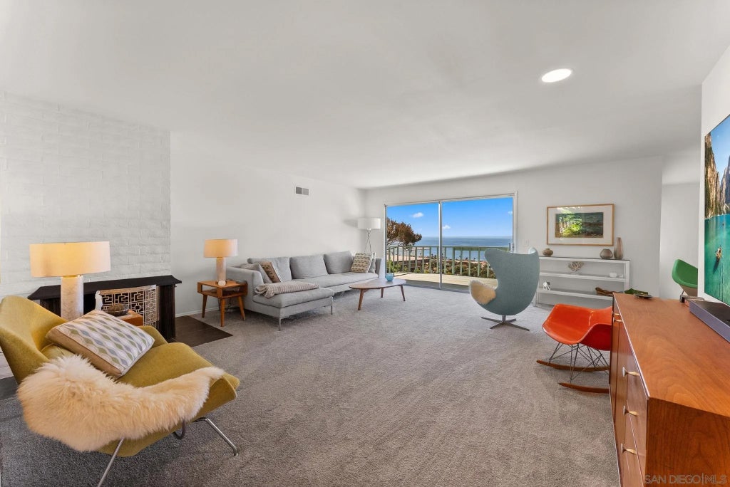 Photo of 5995 La Jolla Corona Dr, La Jolla, CA 92037 (MLS # 260025583)