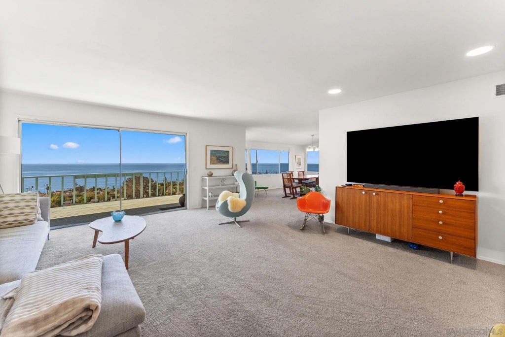 Photo of 5995 La Jolla Corona Dr, La Jolla, CA 92037 (MLS # 260025583)