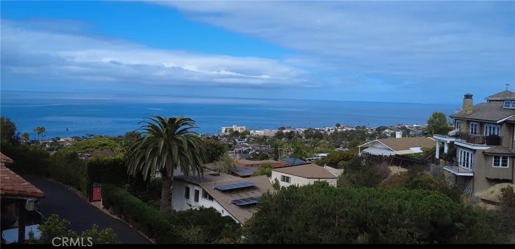 Photo of 2058 Crestview Dr, Laguna Beach, CA 92651 (MLS # OC26204978)