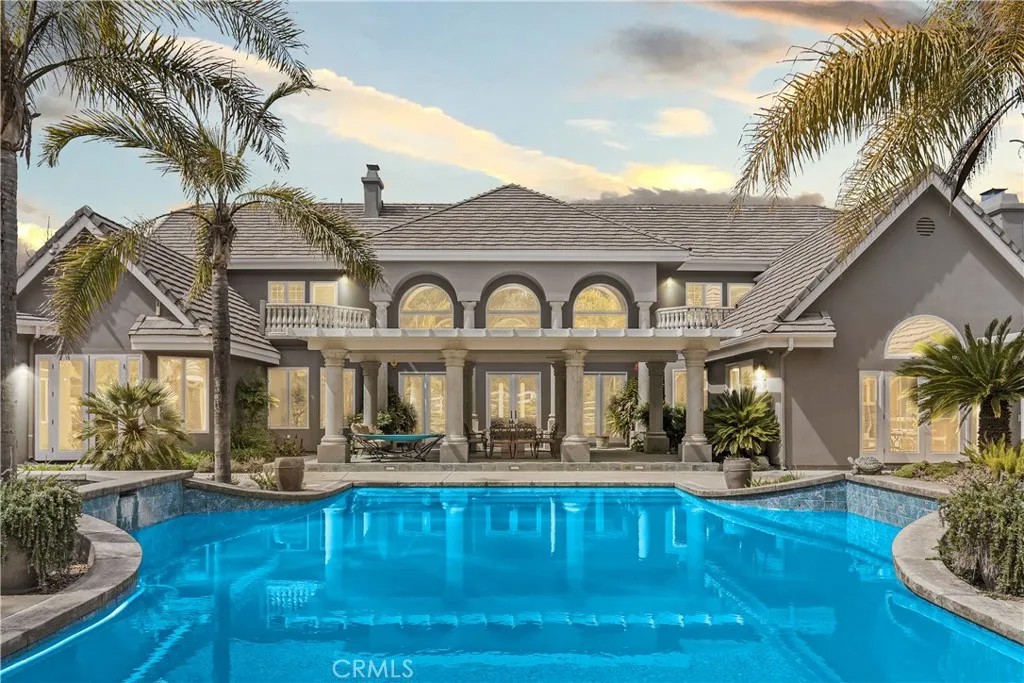 37954 Calle de Lobo