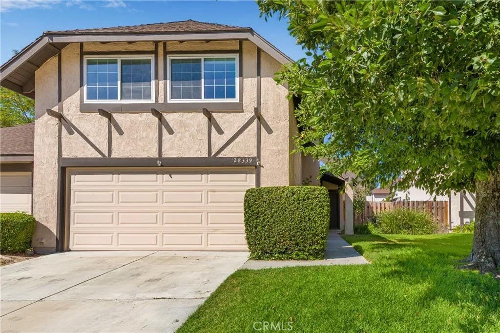 Photo of 28339 Simsalido Ave, Canyon Country, CA 91387 (MLS # SR26139337)