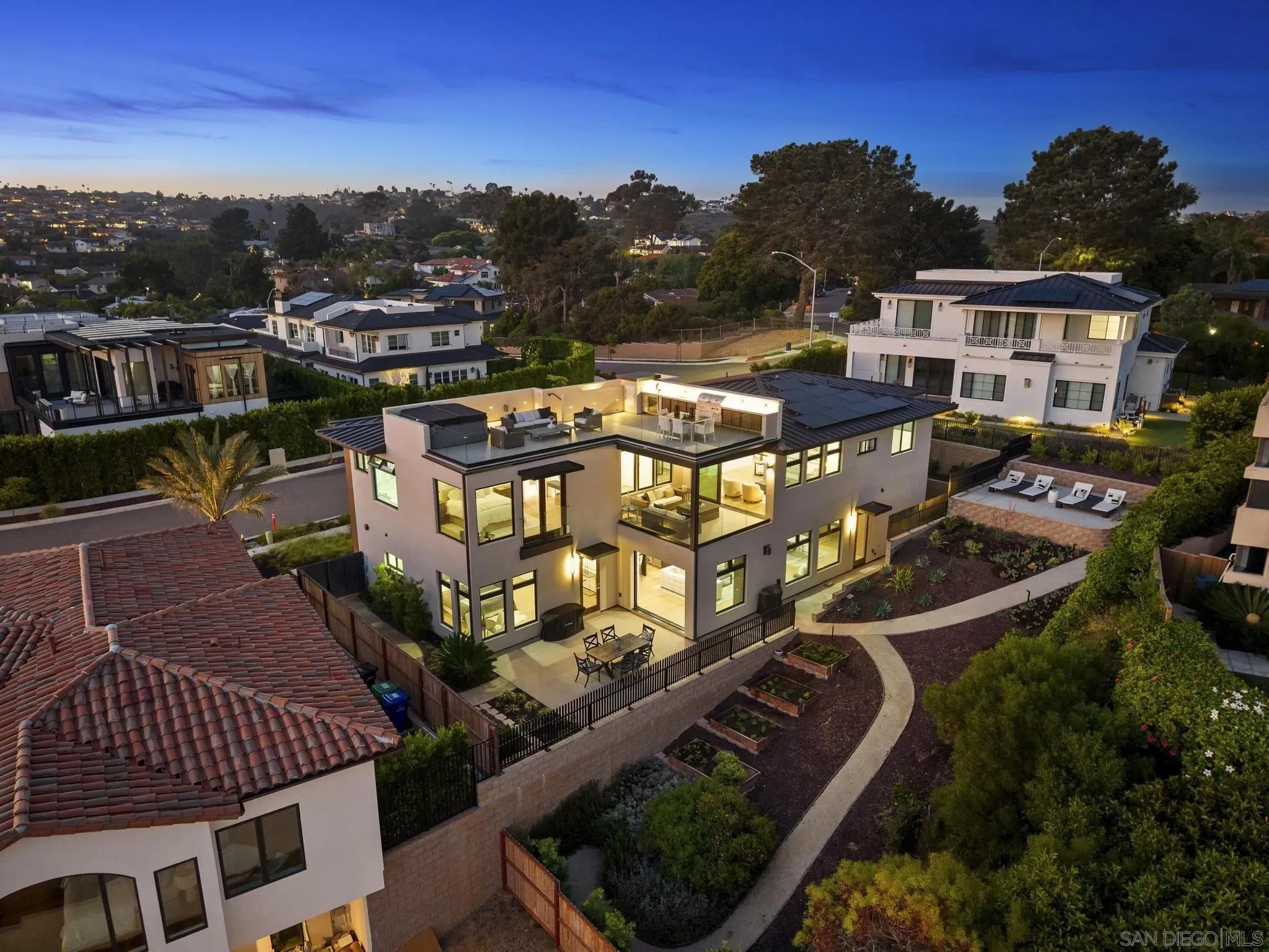 San Diego, California 92109, United States, 4 Bedrooms Bedrooms, ,6 BathroomsBathrooms,Residential,Active,189184