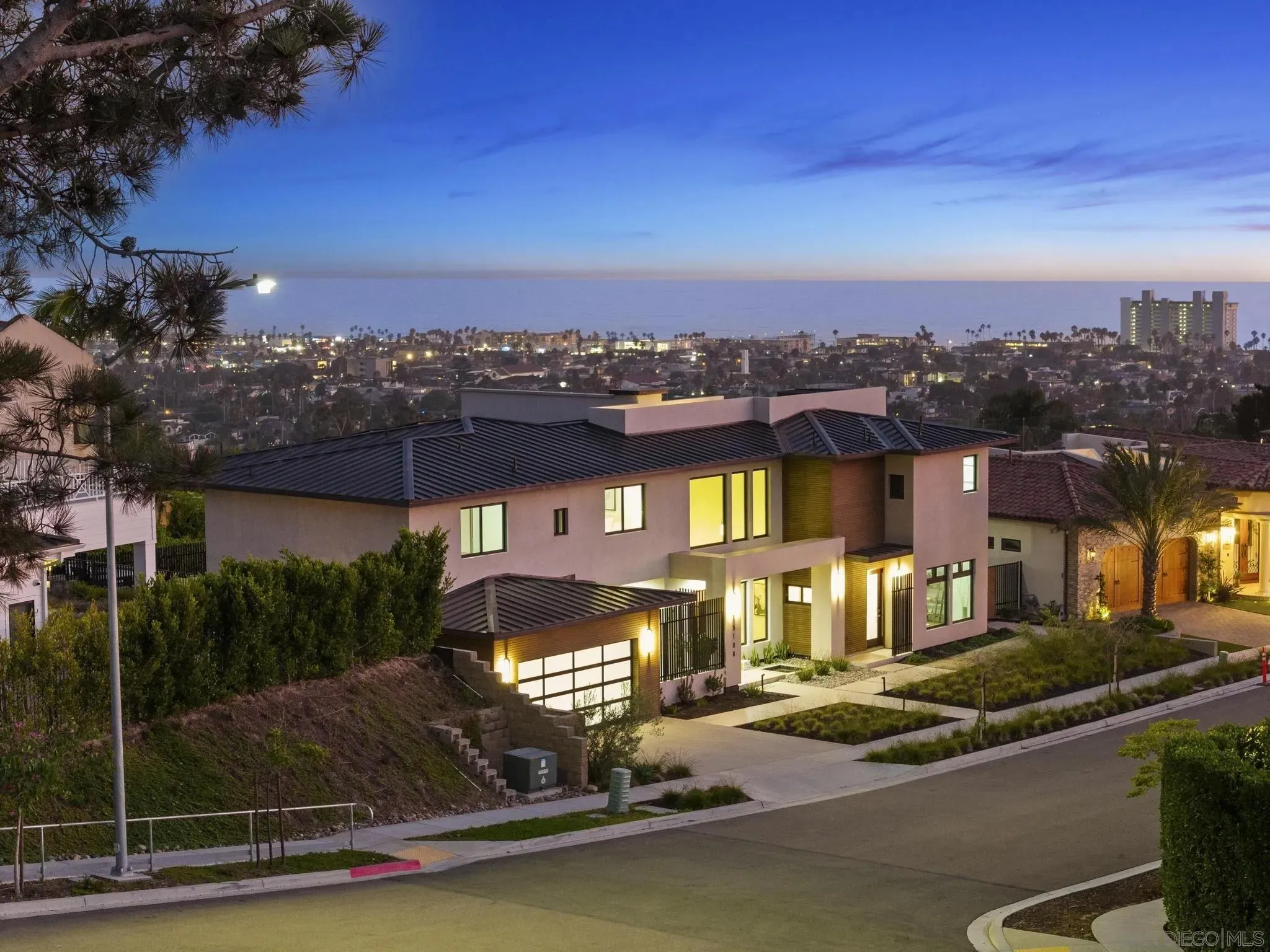 San Diego, California 92109, United States, 4 Bedrooms Bedrooms, ,6 BathroomsBathrooms,Residential,Active,189184