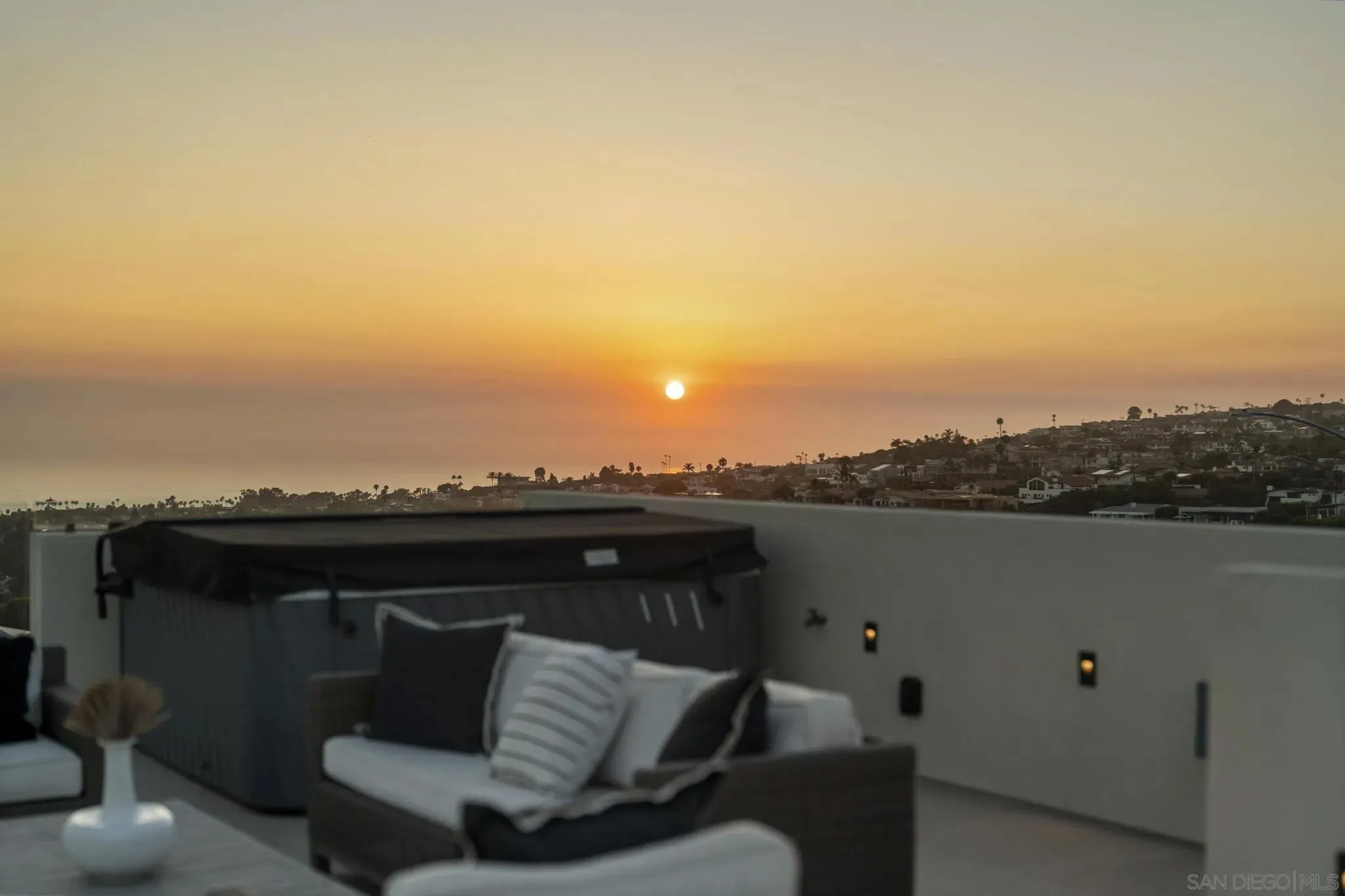 San Diego, California 92109, United States, 4 Bedrooms Bedrooms, ,6 BathroomsBathrooms,Residential,Active,189184