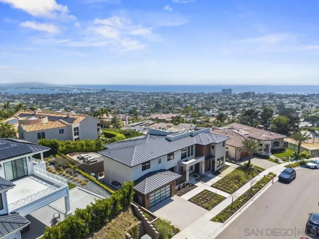 San Diego, California 92109, United States, 4 Bedrooms Bedrooms, ,6 BathroomsBathrooms,Residential,Active,189184