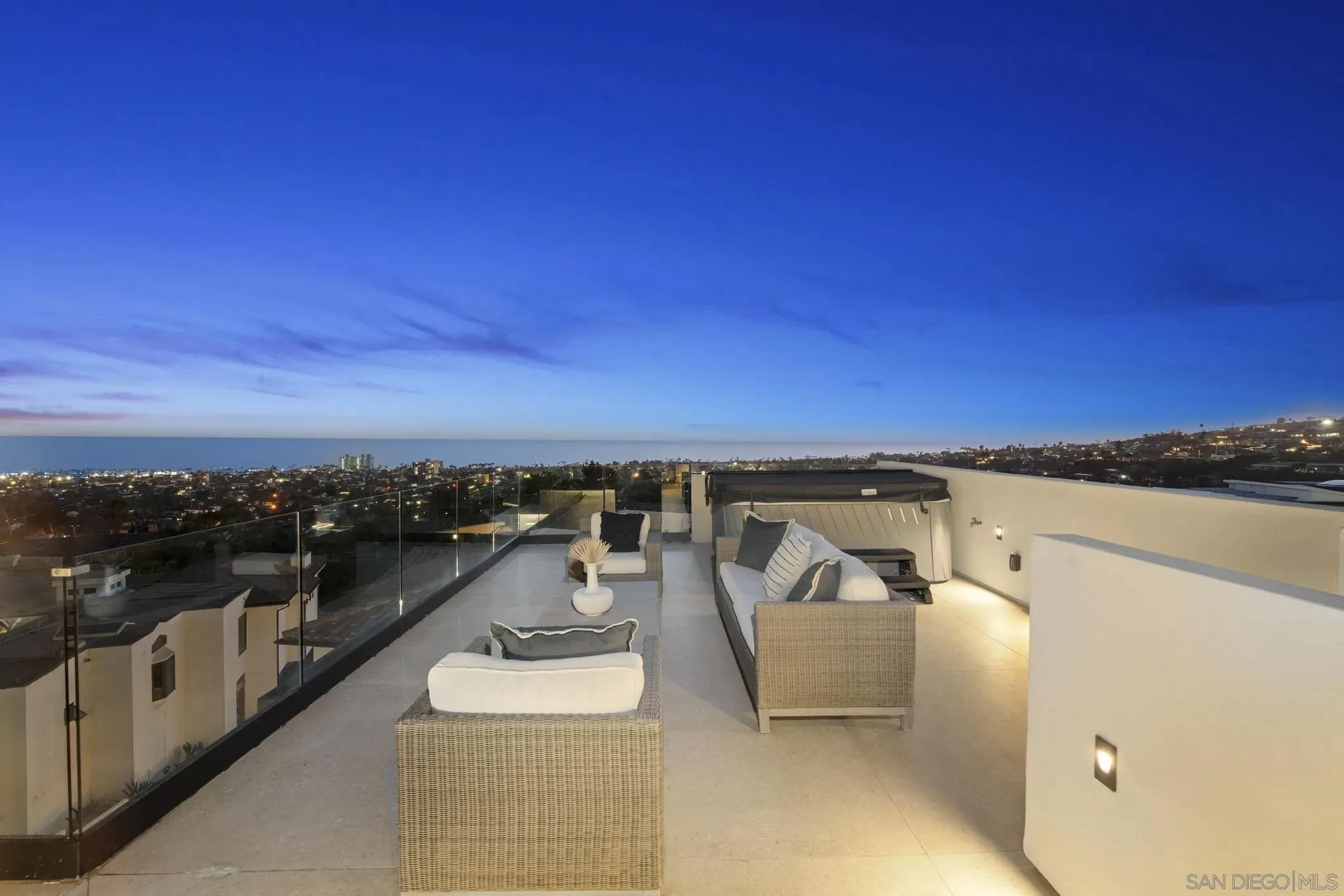 San Diego, California 92109, United States, 4 Bedrooms Bedrooms, ,6 BathroomsBathrooms,Residential,Active,189184