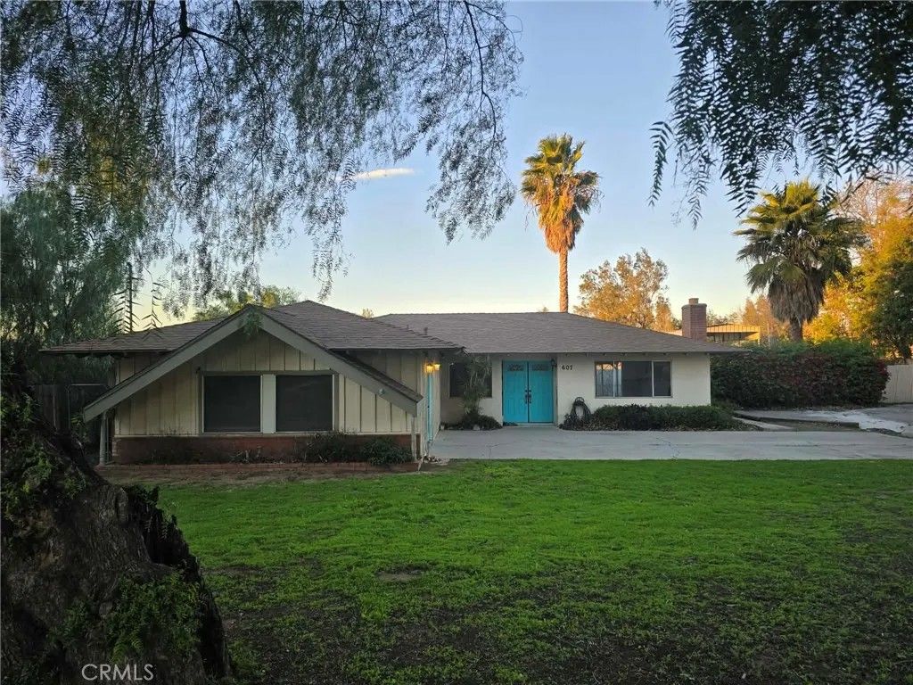 Photo of 607 6th St, Norco, CA 92860 (MLS # IG26007817)