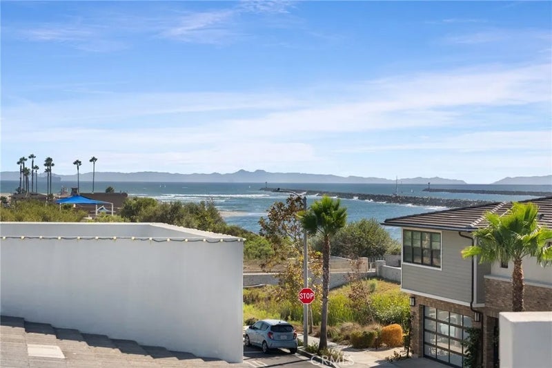 208 Ocean Place