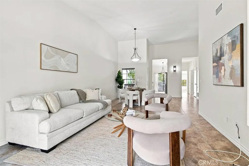 2538 W Macarthur Boulevard #J