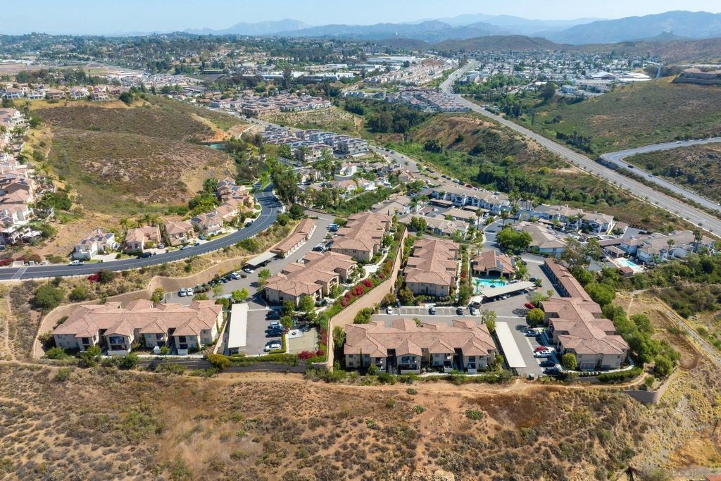 Photo of 2708 Lake Pointe Dr #209, Spring Valley, CA 91977 (MLS # 260009286)