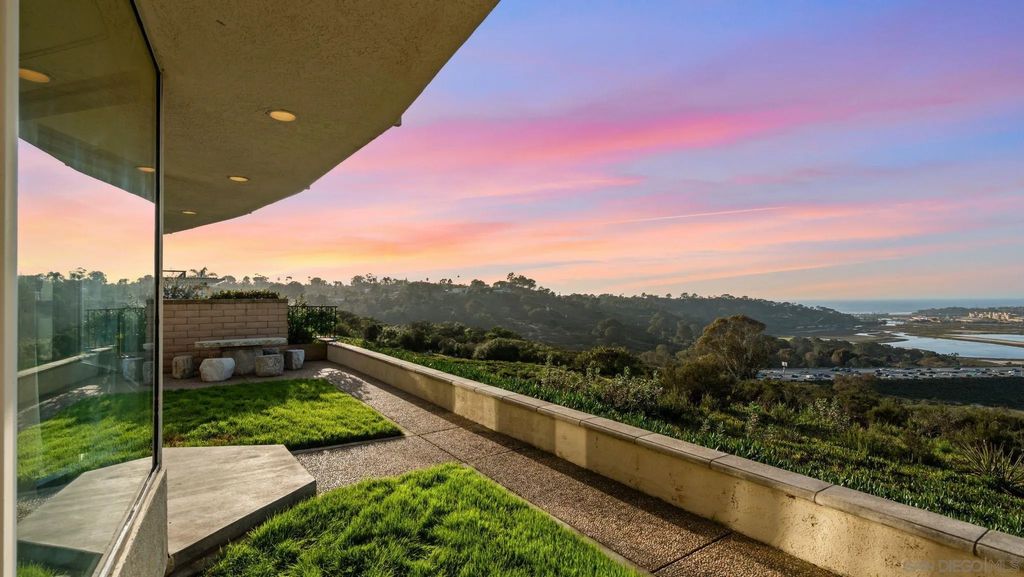 Photo of 13286 Ocean Vista Rd, San Diego, CA 92130 (MLS # 260003962)