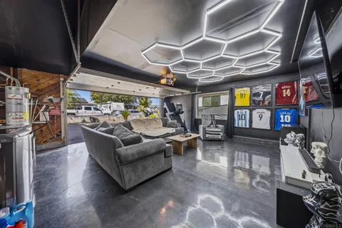1412 Cornwall St, Spring Valley, CA 91977 - #: 260011282