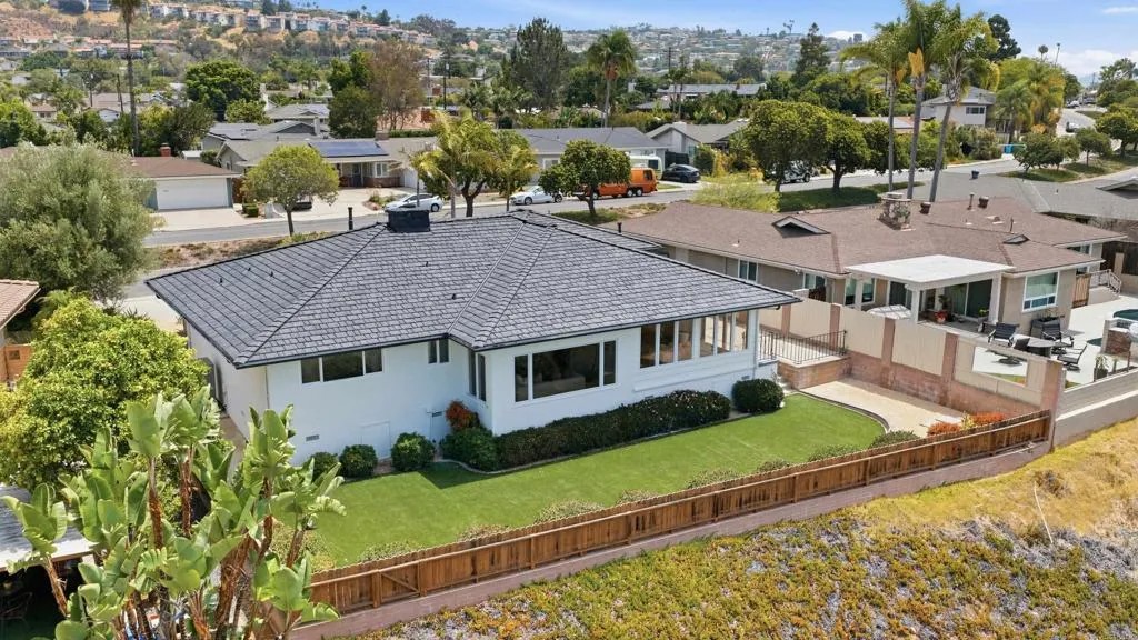 6111 Del Cerro Boulevard