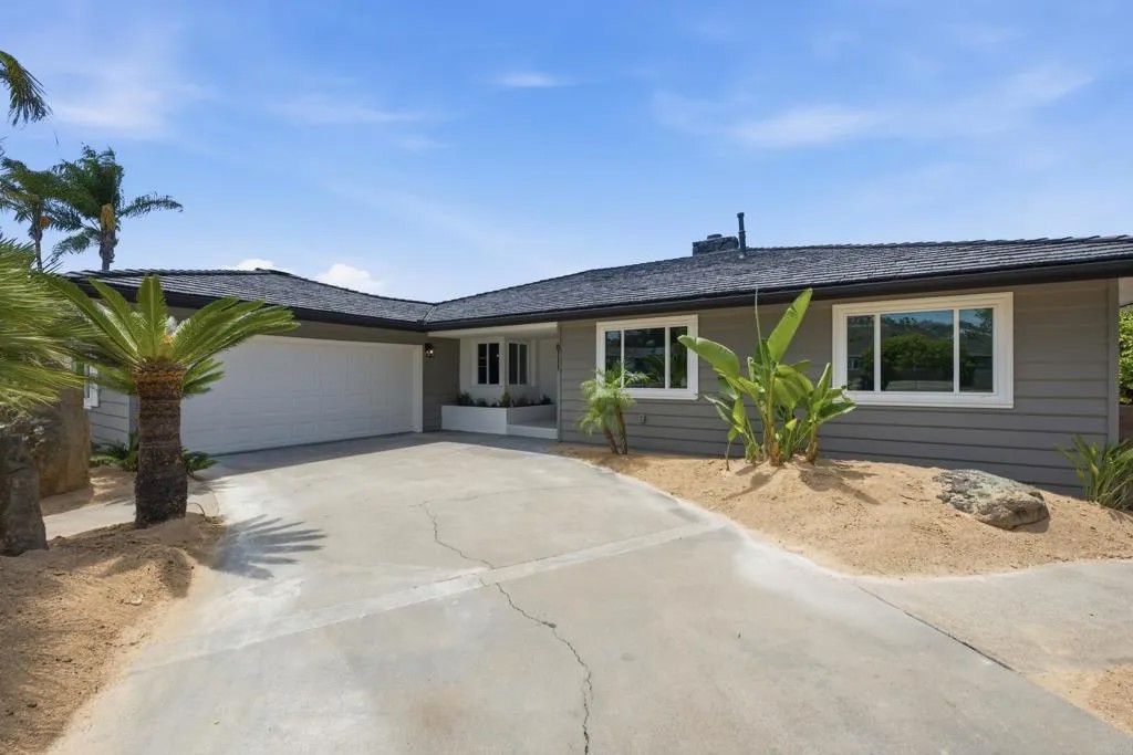 6111 Del Cerro Boulevard