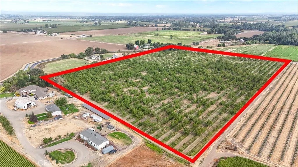 Photo of 252 S Gurr RD, Merced, CA 95341 (MLS # MC26198267)