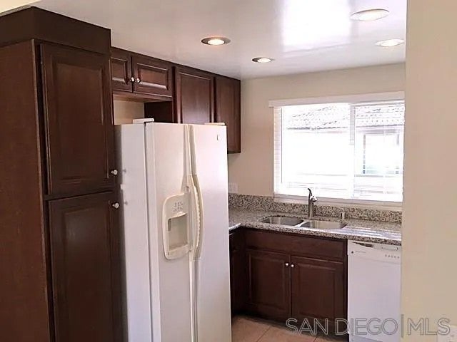 9821 Caspi Gardens 8