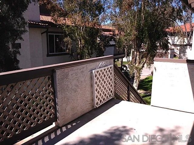 9821 Caspi Gardens 8