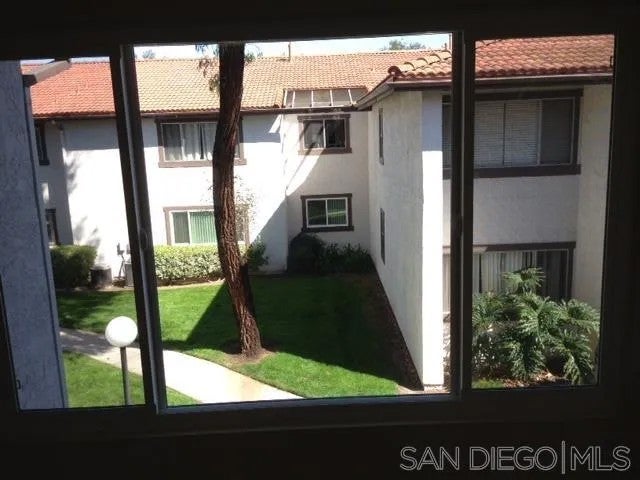 9821 Caspi Gardens 8
