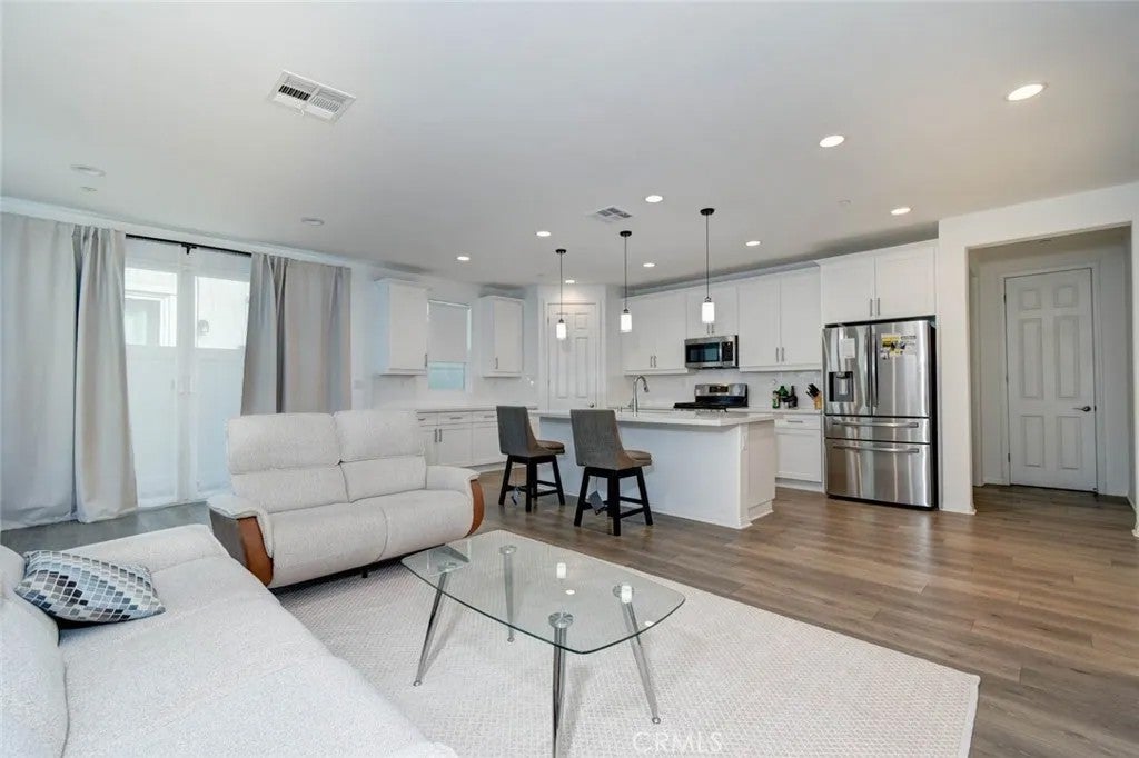 24064 Ashton