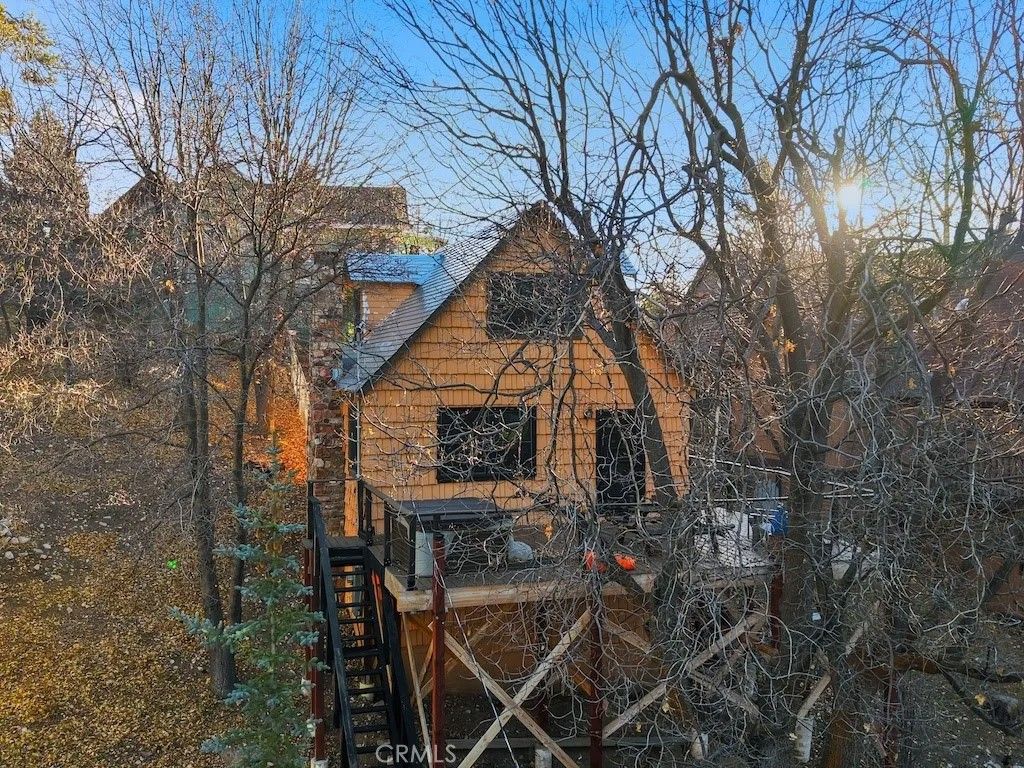 Photo of 1053 Bruin Trl, Fawnskin, CA 92333 (MLS # IG25279976)