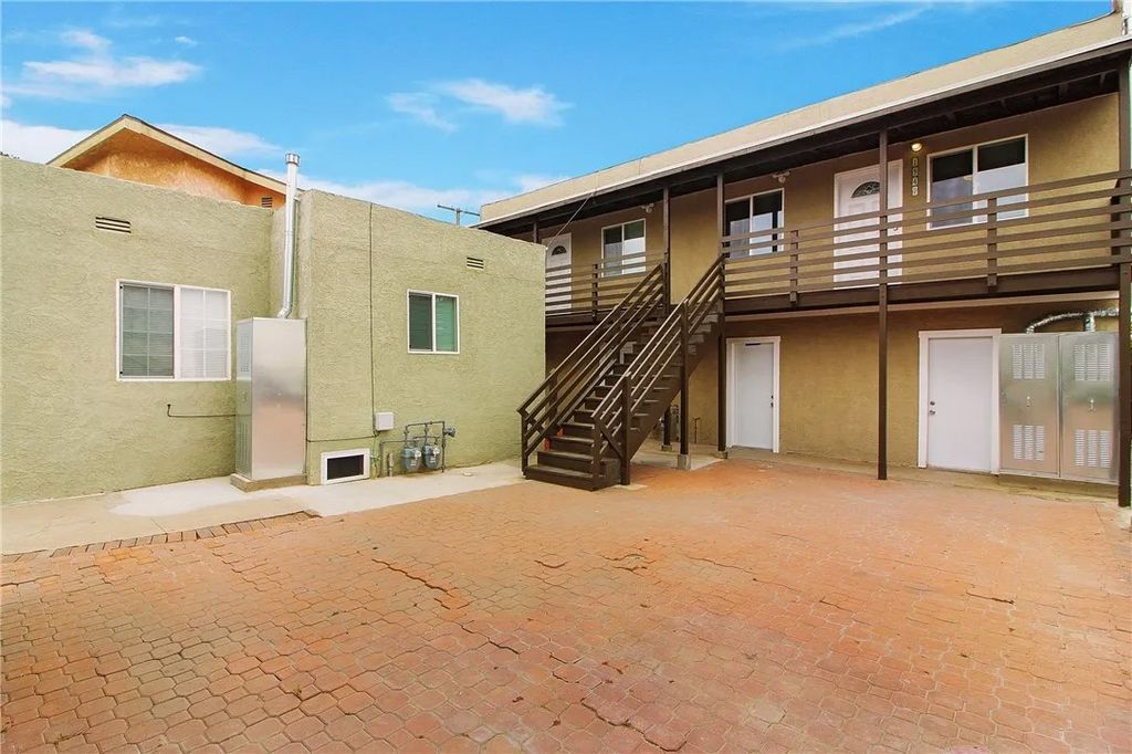 Photo of 1941 Olive Avenue, Long Beach, CA 90806 (MLS # OC26003311)