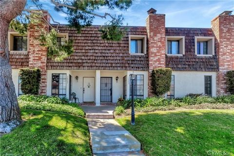 Photo of 16655 Algonquin St, Huntington Beach, CA 92649 (MLS # OC26012911)