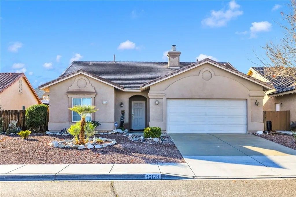 Photo of 16179 Homoa Rd, Victorville, CA 92395 (MLS # HD25281555)