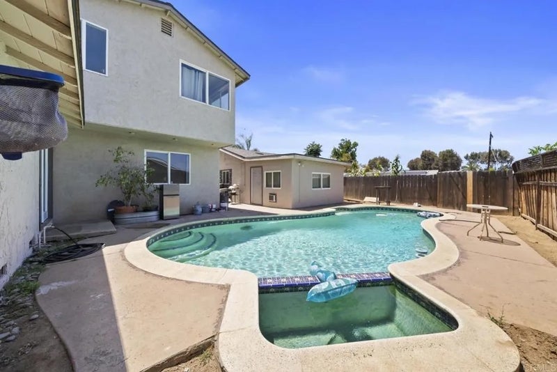 826 Ellen Lane