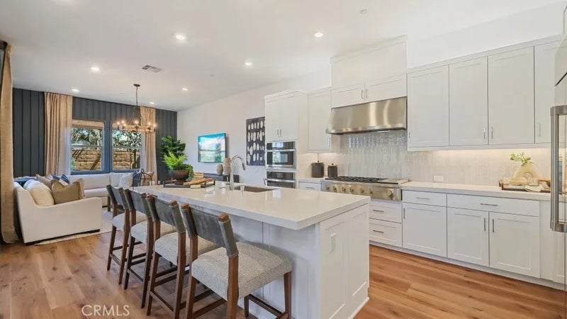 1565 Snowberry Place