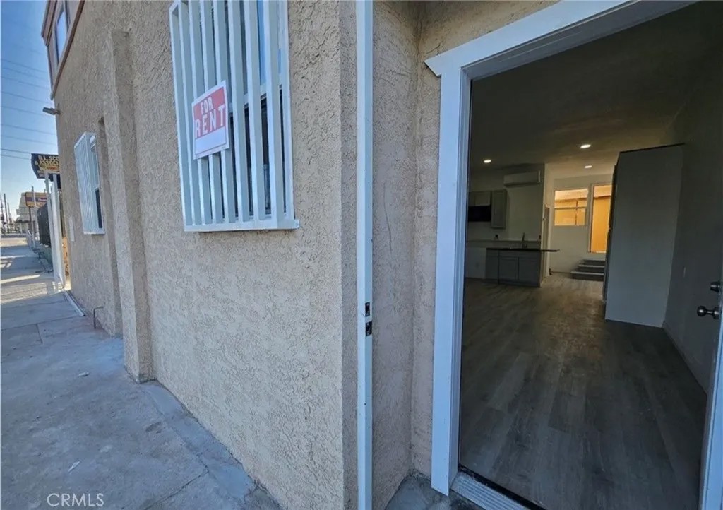 9705 S Normandie