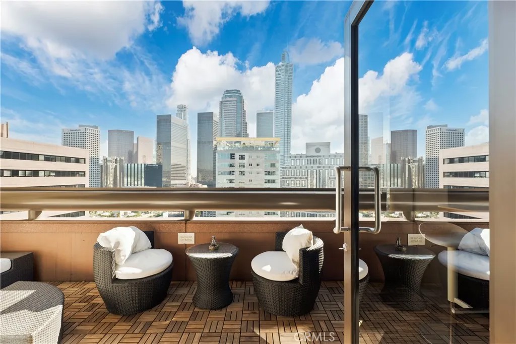 1100 Wilshire Boulevard 1707