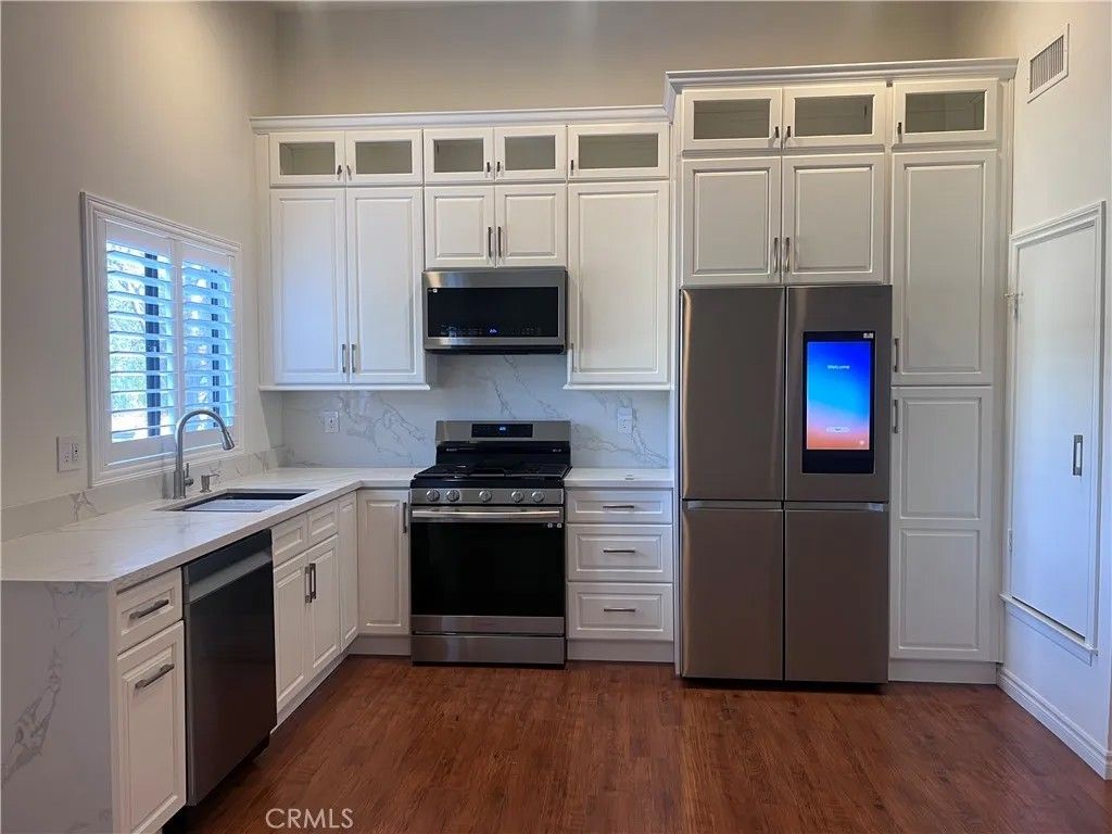 Photo of 1631 Charterwood Court, Thousand Oaks, CA 91362 (MLS # SR26028860)