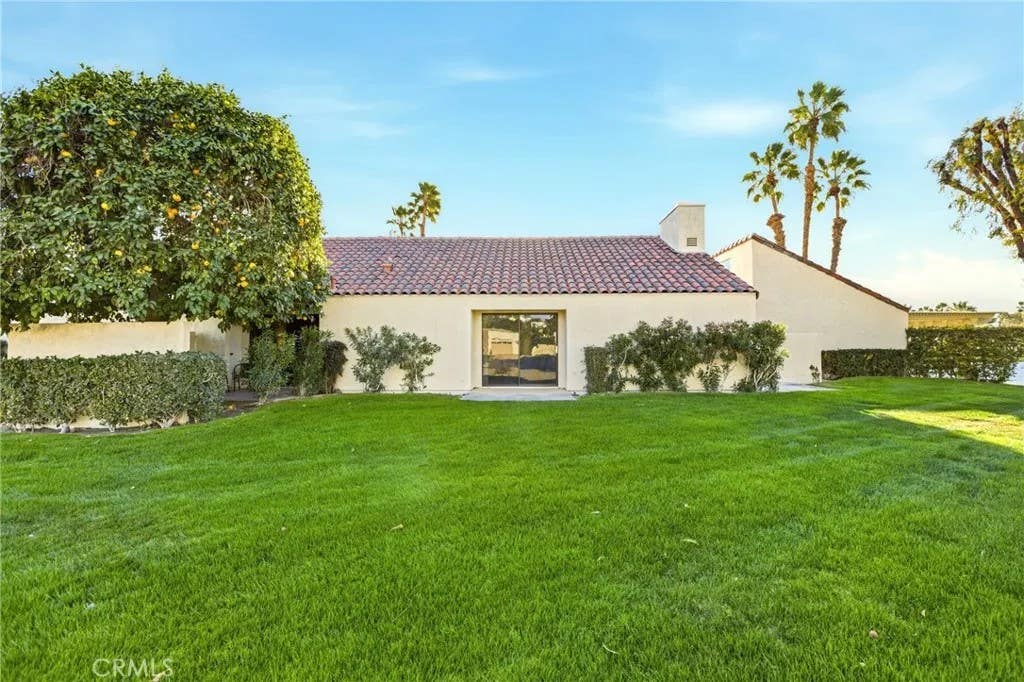 Photo of 450 Sunningdale Dr, Rancho Mirage, CA 92270 (MLS # IG26035072)