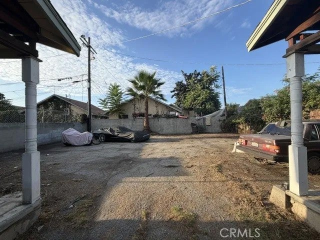 1094 W 39th