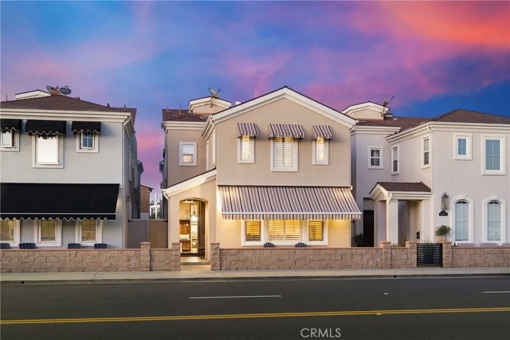 Photo of 208 E Balboa Blvd, Newport Beach, CA 92661 (MLS # PW26006153)