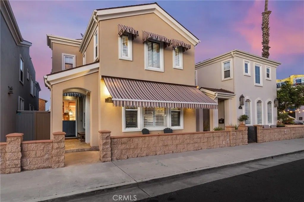 Photo of 208 E Balboa Blvd, Newport Beach, CA 92661 (MLS # PW26006153)