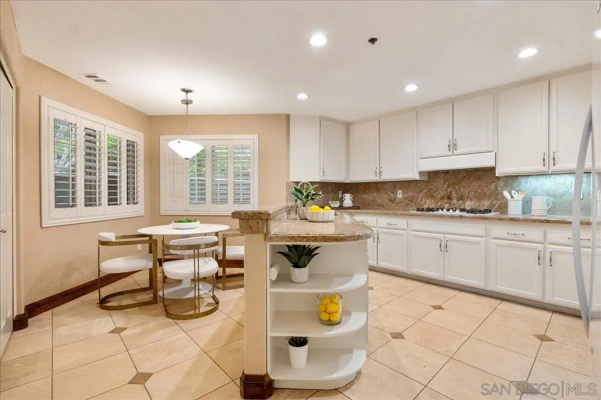 La Jolla, California 92037, United States, 3 Bedrooms Bedrooms, ,3 BathroomsBathrooms,Residential,Active,162290