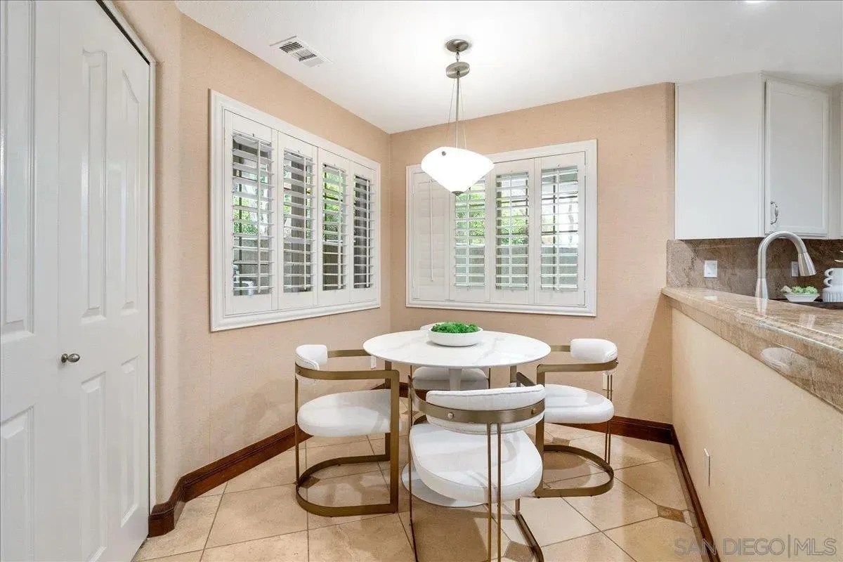 La Jolla, California 92037, United States, 3 Bedrooms Bedrooms, ,3 BathroomsBathrooms,Residential,Active,162290