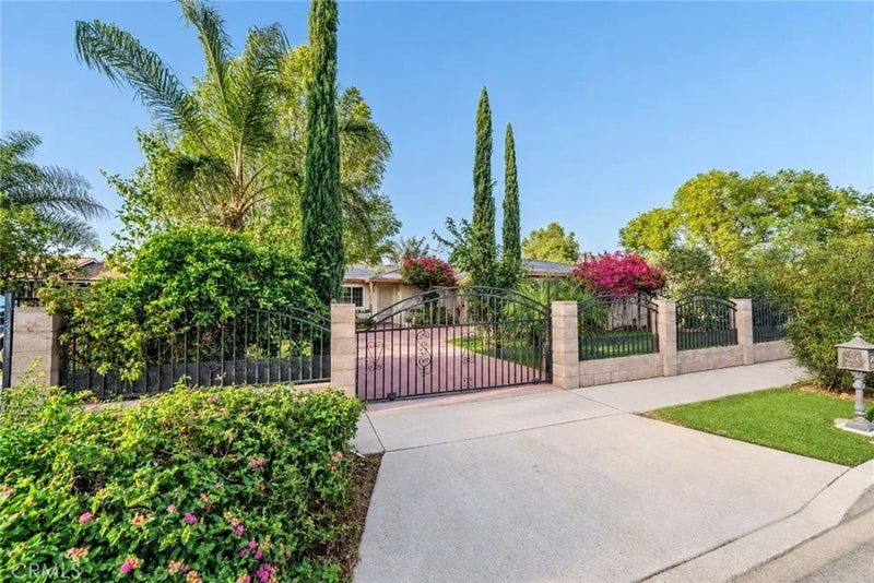 27150 Cypress