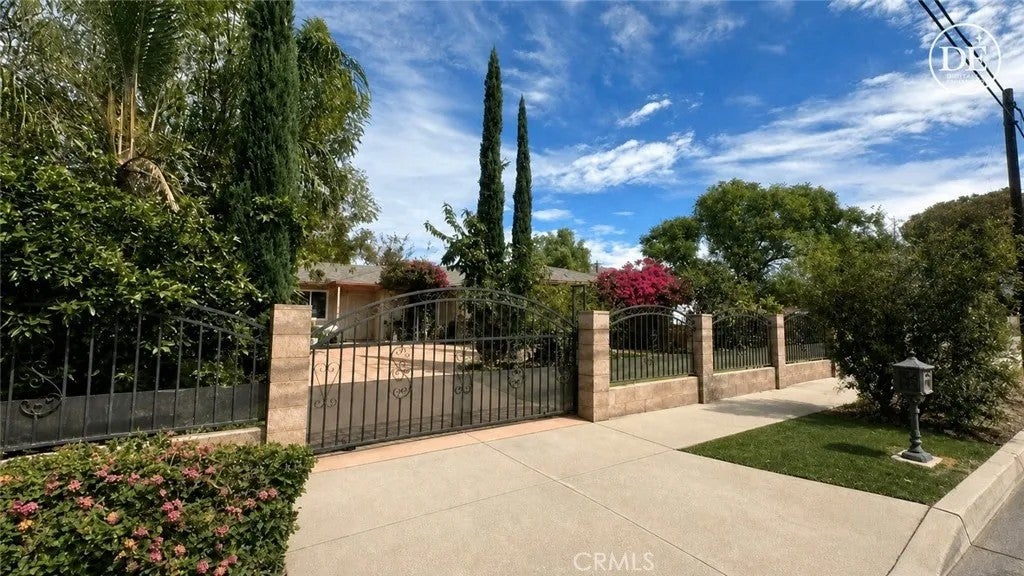27150 Cypress