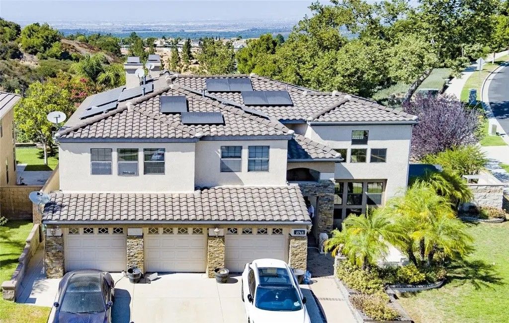 Photo of 2715 Hidden Hills Way, Corona, CA 92882 (MLS # PW25171300)