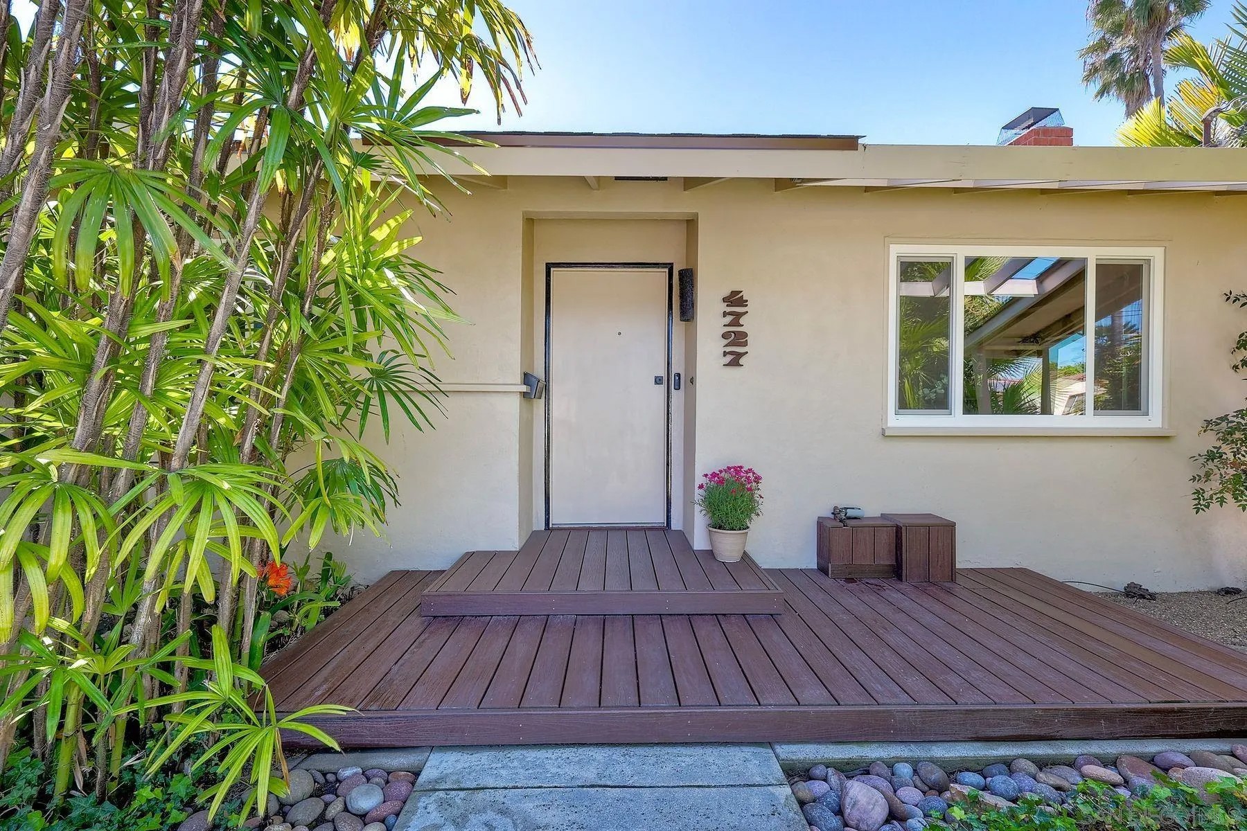 4727 Mount Frissell Drive