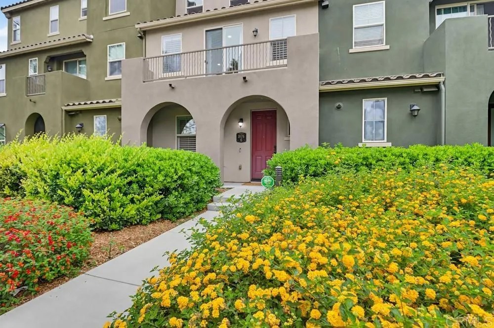1876 Champagne Court 6