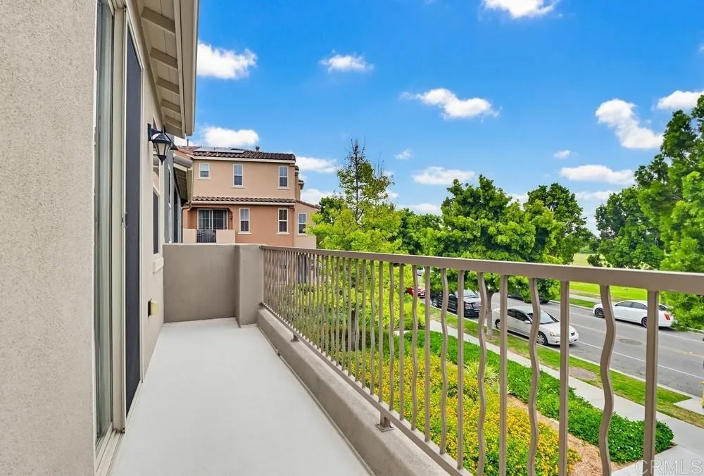 1876 Champagne Court 6
