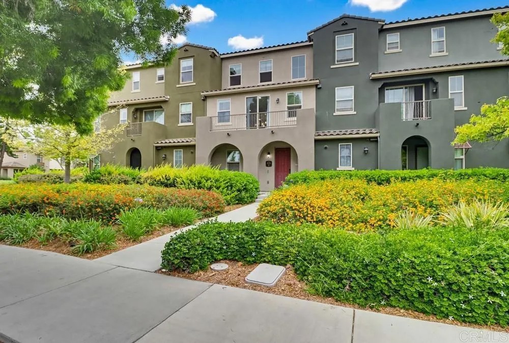 1876 Champagne Court 6