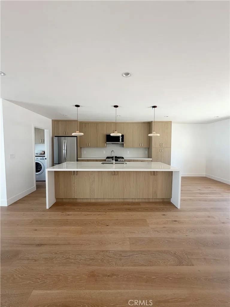 Photo of 6300 Teesdale Ave, Valley Glen, CA 91606 (MLS # SR26136507)